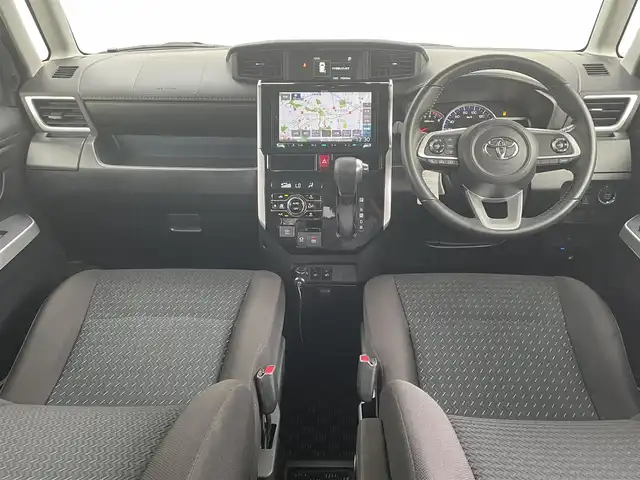 トヨタ ルーミー カスタムG－T 神奈川県 2022(令4)年 2.5万km パールホワイトⅢ ワンオーナー/社外９インチSDナビ・フルセグ・DVD・CD・SD・MSV・USB・Bluetoorh/アラウンドビューカメラ/ビルトインETC/革巻きステアリング/ステアリングリモコン/クルーズコントロール/社外ミラー型ドライブレコーダー/オートホールドメモリー機能/スマートアシスト/前席シートヒーター/シートバックテーブル（運転席・助手席背面）/純正１５インチアルミ/フロアマット/ドアバイザー/新車時保証書/取扱説明書/スマートキー×2