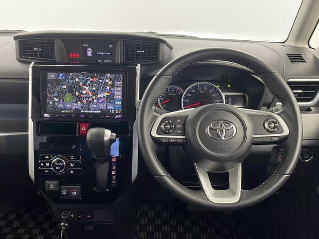 トヨタ ルーミー カスタムG－T 栃木県 2022(令4)年 2.5万km パールホワイトⅢ ワンオーナー/社外９インチSDナビ・フルセグ・DVD・CD・SD・MSV・USB・Bluetoorh/アラウンドビューカメラ/ビルトインETC/革巻きステアリング/ステアリングリモコン/クルーズコントロール/社外ミラー型ドライブレコーダー/オートホールドメモリー機能/スマートアシスト/前席シートヒーター/シートバックテーブル（運転席・助手席背面）/純正１５インチアルミ/フロアマット/ドアバイザー/新車時保証書/取扱説明書/スマートキー×2