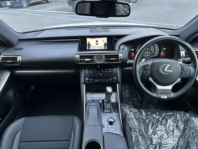 レクサス ＩＳ 300h Fスポーツ 愛媛県 2014(平26)年 8.9万km ホワイトノーヴァガラスフレーク 純正ナビ（Bluetooth/フルセグTV）/バックカメラ/クルーズコントロール/ETC/サンルーフ/前方ドライブレコーダー/パドルシフト/ブラックハーフレザー/シートヒーター/純正18インチアルミホイール/純正フロアマット/パワーシート/LEDヘッドライト/フォグランプ/ABS/カーテンエアバッグ