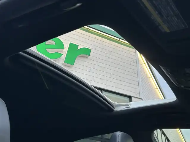 レクサス ＩＳ 300h Fスポーツ 愛媛県 2014(平26)年 8.9万km ホワイトノーヴァガラスフレーク 純正ナビ（Bluetooth/フルセグTV）/バックカメラ/クルーズコントロール/ETC/サンルーフ/前方ドライブレコーダー/パドルシフト/ブラックハーフレザー/シートヒーター/純正18インチアルミホイール/純正フロアマット/パワーシート/LEDヘッドライト/フォグランプ/ABS/カーテンエアバッグ