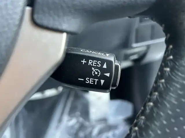 レクサス ＩＳ 300h Fスポーツ 愛媛県 2014(平26)年 8.9万km ホワイトノーヴァガラスフレーク 純正ナビ（Bluetooth/フルセグTV）/バックカメラ/クルーズコントロール/ETC/サンルーフ/前方ドライブレコーダー/パドルシフト/ブラックハーフレザー/シートヒーター/純正18インチアルミホイール/純正フロアマット/パワーシート/LEDヘッドライト/フォグランプ/ABS/カーテンエアバッグ