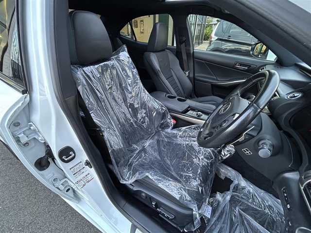 レクサス ＩＳ 300h Fスポーツ 愛媛県 2014(平26)年 8.9万km ホワイトノーヴァガラスフレーク 純正ナビ（Bluetooth/フルセグTV）/バックカメラ/クルーズコントロール/ETC/サンルーフ/前方ドライブレコーダー/パドルシフト/ブラックハーフレザー/シートヒーター/純正18インチアルミホイール/純正フロアマット/パワーシート/LEDヘッドライト/フォグランプ/ABS/カーテンエアバッグ