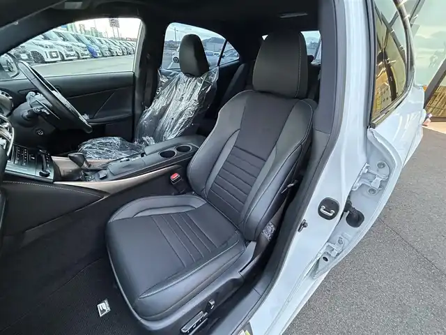 レクサス ＩＳ 300h Fスポーツ 愛媛県 2014(平26)年 8.9万km ホワイトノーヴァガラスフレーク 純正ナビ（Bluetooth/フルセグTV）/バックカメラ/クルーズコントロール/ETC/サンルーフ/前方ドライブレコーダー/パドルシフト/ブラックハーフレザー/シートヒーター/純正18インチアルミホイール/純正フロアマット/パワーシート/LEDヘッドライト/フォグランプ/ABS/カーテンエアバッグ