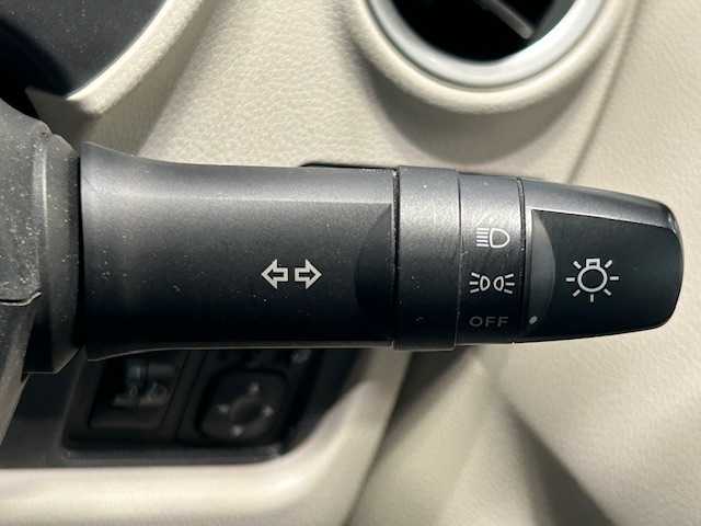 日産 デイズ X 宮城県 2013(平25)年 7.1万km クールシルバー プッシュスタート/SDナビ/Bluetooth/フルセグTV/CD/DVD再生機能付き/アンチロック・ブレーキ・サポート/AUX/IPod/フロアマット/ベンチシート/Stangenアルミホイール/電動格納ミラー/スマートキー