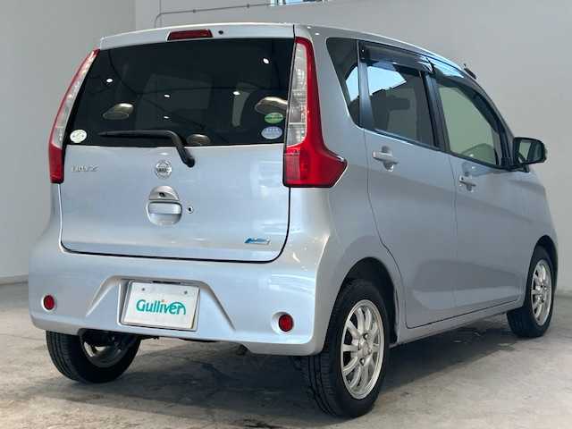 日産 デイズ X 宮城県 2013(平25)年 7.1万km クールシルバー プッシュスタート/SDナビ/Bluetooth/フルセグTV/CD/DVD再生機能付き/アンチロック・ブレーキ・サポート/AUX/IPod/フロアマット/ベンチシート/Stangenアルミホイール/電動格納ミラー/スマートキー