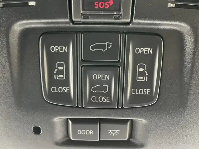トヨタ アルファード S Cパッケージ 岡山県 2020(令2)年 4.1万km ブラック 純正9インチディスプレイオーディオ/（Bluetooth/USB/Carplay/フルセグ)/サンルーフ/12.1インチフリップダウンモニター/三眼ＬＥＤヘッドライト/ＬＥＤヘッドライト/追従型クルーズコントロール/１００Ｖ電源/衝突軽減ブレーキ/両側電動スライド/シートヒーター（運転席/助手席）/エアシート（運転席/助手席）/ドライブレコーダー（前/後）/ビルトインETC/バックカメラ/ステアリングヒーター/パワーシート（運転席/助手席）/電動リアゲート/コーナーセンサー（前/後）/オートハイビーム/プッシュスタート/スマートキー×1/レーンキープアシスト/純正18インチAW/オートライト/フォグランプ/踏み間違い防止/オートブレーキホールド/ISOFIX/後席サンシェイド/ステアリングスイッチ/シートリフター/ウインカーミラー/ドアバイザー