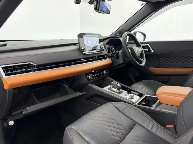 三菱 アウトランダー ＰＨＥＶ P 愛知県 2022(令4)年 2.8万km ブラックダイヤモンド ワンオーナー/プレミアムサウンド（BOSE)/e-Assist/純正メモリーナビ/（Bluetooth/Android Auto)/前後ドライブレコーダー/ヘッドアップディスプレイ/パノラマビューモニター/ブラインドスポットモニター/デジタルインナーミラー/全席シートヒーター/ステアリングヒーター/本革ステアリング/パワーバックドア/オートハイビーム/ワイヤレス充電/純正20インチAW