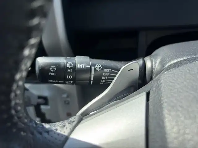 トヨタ ノア Si 福岡県 2011(平23)年 7.3万km ホワイトパールクリスタルシャイン プッシュスタートボタン/スマートキー/HDDナビ/Bluetoothオーディオ/ワンセグTV/バックカメラ/ETC/純正アルミホイール