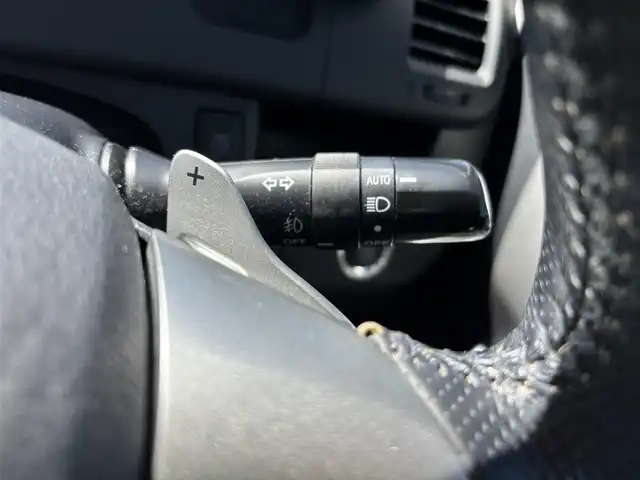 トヨタ ノア Si 福岡県 2011(平23)年 7.3万km ホワイトパールクリスタルシャイン プッシュスタートボタン/スマートキー/HDDナビ/Bluetoothオーディオ/ワンセグTV/バックカメラ/ETC/純正アルミホイール