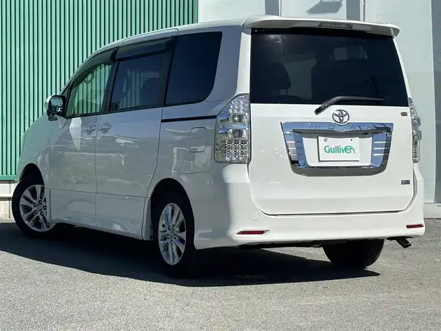 トヨタ ノア Si 福岡県 2011(平23)年 7.3万km ホワイトパールクリスタルシャイン プッシュスタートボタン/スマートキー/HDDナビ/Bluetoothオーディオ/ワンセグTV/バックカメラ/ETC/純正アルミホイール