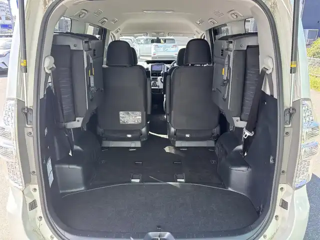 トヨタ ノア Si 福岡県 2011(平23)年 7.3万km ホワイトパールクリスタルシャイン プッシュスタートボタン/スマートキー/HDDナビ/Bluetoothオーディオ/ワンセグTV/バックカメラ/ETC/純正アルミホイール