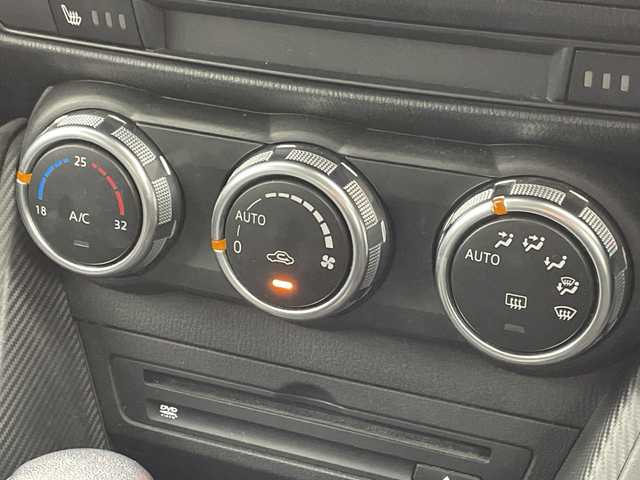 マツダ デミオ XD ツーリング 群馬県 2017(平29)年 4.5万km ディープクリムゾンマイカ 純正ナビ　バックカメラ　純正ドライブレコーダー　純正ＥＴＣ２．０　ＢＳＭ　オートライト　レーンキープアシスト　純正アルミホイール　純正フロアマット　シートヒーター　衝突被害軽減システム　禁煙車