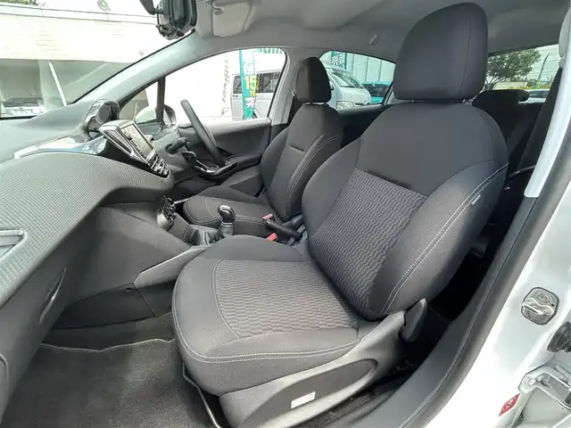 プジョー ２０８ スタイル 愛知県 2018(平30)年 3.4万km 白 純正ディスプレイオーディオ/Bluetooth/バックカメラ/クルーズコントロール/ETC/ウィンカーミラー/フォグライト/社外フロアマット