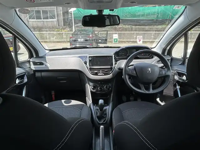 プジョー ２０８ スタイル 愛知県 2018(平30)年 3.4万km 白 純正ディスプレイオーディオ/Bluetooth/バックカメラ/クルーズコントロール/ETC/ウィンカーミラー/フォグライト/社外フロアマット