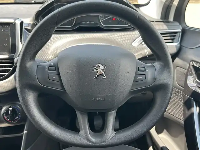 プジョー ２０８ スタイル 愛知県 2018(平30)年 3.4万km 白 純正ディスプレイオーディオ/Bluetooth/バックカメラ/クルーズコントロール/ETC/ウィンカーミラー/フォグライト/社外フロアマット