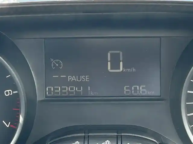 プジョー ２０８ スタイル 愛知県 2018(平30)年 3.4万km 白 純正ディスプレイオーディオ/Bluetooth/バックカメラ/クルーズコントロール/ETC/ウィンカーミラー/フォグライト/社外フロアマット