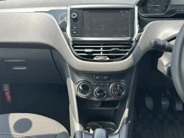 プジョー ２０８ スタイル 愛知県 2018(平30)年 3.4万km 白 純正ディスプレイオーディオ/Bluetooth/バックカメラ/クルーズコントロール/ETC/ウィンカーミラー/フォグライト/社外フロアマット
