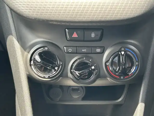 プジョー ２０８ スタイル 愛知県 2018(平30)年 3.4万km 白 純正ディスプレイオーディオ/Bluetooth/バックカメラ/クルーズコントロール/ETC/ウィンカーミラー/フォグライト/社外フロアマット