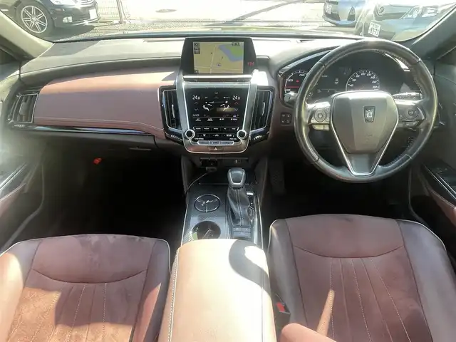 トヨタ クラウン ハイブリッド RS アドバンス 大阪府 2018(平30)年 11.9万km プレシャスブラックパール 純正ナビ/-Bluetooth/フルセグTV/FM/AM/衝突被害軽減ブレーキ/レーンアシストキープ/レーダークルーズコントロール/ブラウンレザー革シート/パワーシート/クリアランスソナー/純正ビルトインETC/バックカメラ/オートホールド/オートマチックハイビーム/パーキングアシスト/プッシュスタート/スマートキー/純正１８インチAW