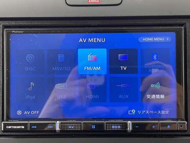 ホンダ フリード クロスター 大阪府 2023(令5)年 1.1万km プラチナホワイトパール ホンダセンシング/　・衝突軽減ブレーキ（CMBS）/　・誤発進抑制機能/　・車線維持支援システム（LKAS）/　・渋滞追従機能付ACC/　・歩行者事故低減ステアリング/　・標識認識機能/　・路外逸脱抑制機能/社外メモリナビ【CD/DVD/Bluetooth/HDMI/フルセグ】/バックカメラ/両側パワースライドドア/D/N席シートヒーター/ハーフレザーシート/ETC/コーナーセンサー（後方）/フォグランプ/フロアマット