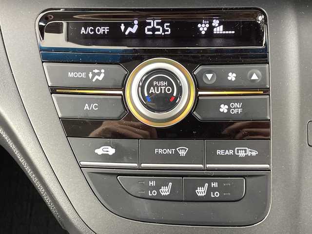 ホンダ フリード クロスター 大阪府 2023(令5)年 1.1万km プラチナホワイトパール ホンダセンシング/　・衝突軽減ブレーキ（CMBS）/　・誤発進抑制機能/　・車線維持支援システム（LKAS）/　・渋滞追従機能付ACC/　・歩行者事故低減ステアリング/　・標識認識機能/　・路外逸脱抑制機能/社外メモリナビ【CD/DVD/Bluetooth/HDMI/フルセグ】/バックカメラ/両側パワースライドドア/D/N席シートヒーター/ハーフレザーシート/ETC/コーナーセンサー（後方）/フォグランプ/フロアマット