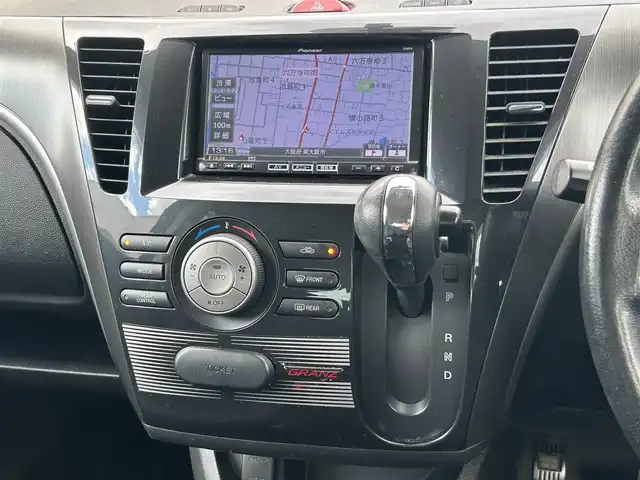 マツダ ビアンテ グランツ スカイアクティブ 大阪府 2013(平25)年 9.3万km ラディアントエボニーマイカ (株)IDOMが運営する【じしゃロン東大阪店】の自社ローン専用車両になりますこちらは現金またはオートローンご利用時の価格です。自社ローンご希望の方は別途その旨お申付け下さい/ナビ【CA9PA】/バックカメラ /両側パワースライドドア /ETC /HID /MSV /フルセグTV /BT /パドルシフト /i-stop /スマートキー /16インチAW/リアスポイラー/メッキグリル /８人乗