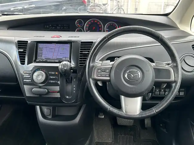 マツダ ビアンテ グランツ スカイアクティブ 大阪府 2013(平25)年 9.3万km ラディアントエボニーマイカ (株)IDOMが運営する【じしゃロン東大阪店】の自社ローン専用車両になりますこちらは現金またはオートローンご利用時の価格です。自社ローンご希望の方は別途その旨お申付け下さい/ナビ【CA9PA】/バックカメラ /両側パワースライドドア /ETC /HID /MSV /フルセグTV /BT /パドルシフト /i-stop /スマートキー /16インチAW/リアスポイラー/メッキグリル /８人乗