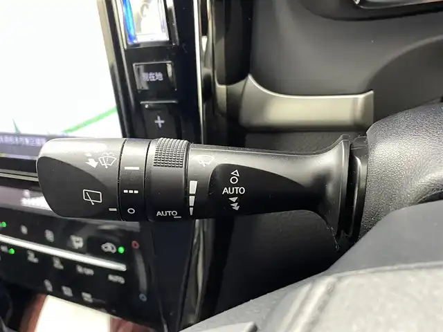 トヨタ ハリアー プレミアム 熊本県 2017(平29)年 6.6万km ホワイトパールクリスタルシャイン 禁煙車　/アルパイン9インチナビ（ＣＤ・ＤＶＤ・フルセグ・ＳＤ・ＵＳＢ）/バックカメラ　/社外前後ドライブレコーダー　/純正ビルトインＥＴＣ　/前後クリアランスソナー　/運転席パワーシート　/レーダークルーズコントロール/衝突軽減ブレーキ/レーンキープアシスト/横滑り防止/アイドリングストップ/パワーバックドア/純正フロアマット/純正１８インチAW/オートライト/オートマチックハイビーム/LEDヘッドライト/フォグライト/スマートキー/プッシュスタート