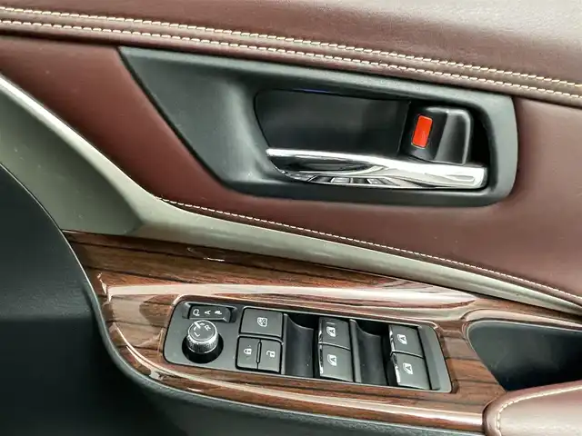 トヨタ ハリアー プレミアム 熊本県 2017(平29)年 6.6万km ホワイトパールクリスタルシャイン 禁煙車　/アルパイン9インチナビ（ＣＤ・ＤＶＤ・フルセグ・ＳＤ・ＵＳＢ）/バックカメラ　/社外前後ドライブレコーダー　/純正ビルトインＥＴＣ　/前後クリアランスソナー　/運転席パワーシート　/レーダークルーズコントロール/衝突軽減ブレーキ/レーンキープアシスト/横滑り防止/アイドリングストップ/パワーバックドア/純正フロアマット/純正１８インチAW/オートライト/オートマチックハイビーム/LEDヘッドライト/フォグライト/スマートキー/プッシュスタート
