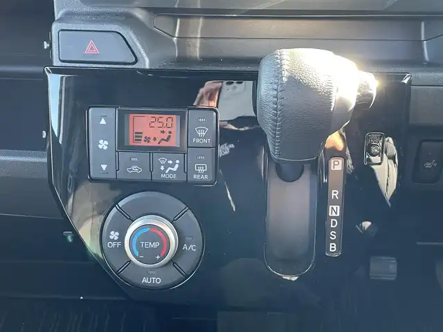 ダイハツ ウェイク G ターボVS SA Ⅲ 青森県 2021(令3)年 0.2万km シャイニングホワイトパール 寒冷地仕様/4WD/両側パワースライド/フォグランプ/純正15AW/純正フロアマット/社外ミュージックサーバAM/FM/CD/クリアランスソナー/D席シートヒーター/横滑り防止機能/車線逸脱警報/衝突軽減システム/アイドリングストップ/スペアキー/保証書/取扱説明書