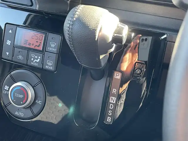 ダイハツ ウェイク G ターボVS SA Ⅲ 青森県 2021(令3)年 0.2万km シャイニングホワイトパール 寒冷地仕様/4WD/両側パワースライド/フォグランプ/純正15AW/純正フロアマット/社外ミュージックサーバAM/FM/CD/クリアランスソナー/D席シートヒーター/横滑り防止機能/車線逸脱警報/衝突軽減システム/アイドリングストップ/スペアキー/保証書/取扱説明書