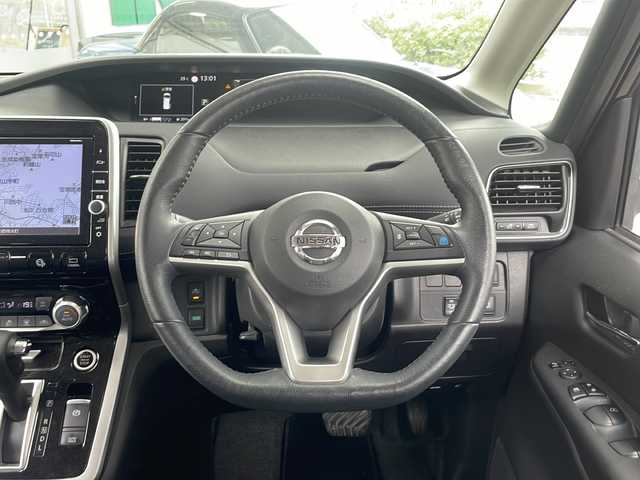日産 セレナ ハイウェイスターVセレクションⅡ 兵庫県 2018(平30)年 5.5万km ダイヤモンドブラック ワンオーナー/セーフティパックB　1/純正9インチSDナビ/フルセグTV/Bluetooth/CD/DVD/BD/ETC/両側パワースライドドア/インテリジェントエマージェンシーブレーキ/LDW/ナビ連動ドライブレコーダー/ハンドルヒーター/防水シート/前席シートヒーター/リアオートエアコン/オートライト(LEDヘッドライト)/2列目超ロングスライド/横スライドシート/ステアリングスイッチ/純正セキュリティ/取扱説明書・保証書/-/-/1/プロパイロット/インテリジェントアラウンドビュー/インテリジェントルームミラー/電動パーキングブレーキ/オートブレーキホールド/フロント、バックソナー/車線逸脱防止支援/カーテン、サイドエアバック/踏み間違い衝突防止アシスト/インテリジェントパーキングアシスト/ふらつき警報/ヒーター付ドアミラー