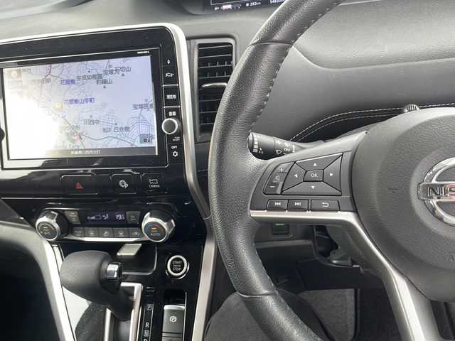 日産 セレナ ハイウェイスターVセレクションⅡ 兵庫県 2018(平30)年 5.5万km ダイヤモンドブラック ワンオーナー/セーフティパックB　1/純正9インチSDナビ/フルセグTV/Bluetooth/CD/DVD/BD/ETC/両側パワースライドドア/インテリジェントエマージェンシーブレーキ/LDW/ナビ連動ドライブレコーダー/ハンドルヒーター/防水シート/前席シートヒーター/リアオートエアコン/オートライト(LEDヘッドライト)/2列目超ロングスライド/横スライドシート/ステアリングスイッチ/純正セキュリティ/取扱説明書・保証書/-/-/1/プロパイロット/インテリジェントアラウンドビュー/インテリジェントルームミラー/電動パーキングブレーキ/オートブレーキホールド/フロント、バックソナー/車線逸脱防止支援/カーテン、サイドエアバック/踏み間違い衝突防止アシスト/インテリジェントパーキングアシスト/ふらつき警報/ヒーター付ドアミラー
