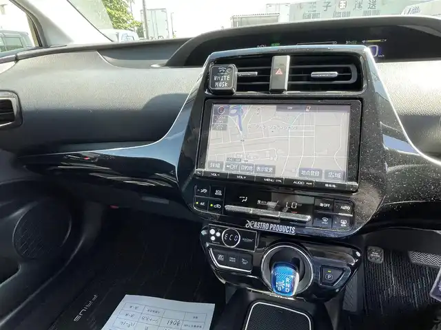 トヨタ プリウス Sセーフティプラス 新潟県 2016(平28)年 3.1万km ホワイトパールクリスタルシャイン 純正９インチメモリナビ/フルセグ/　CD/SD/Bluetooth/DSZT-YC4T/バックカメラ/スマートキー×２/プリクラッシュセーフティ/レーダークルーズコントロール/モデリスタフルエアロ/TRDリアウィング/コーナーセンサー/社外アルミ１９インチ付きノーマルタイヤ/　（積み込み６mm）/社外車高調積み込み/ビルトインETC2.0