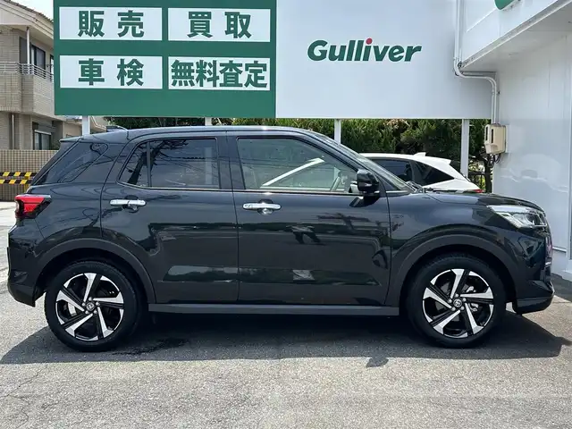 トヨタ ライズ Z 愛知県 2024(令6)年 1万km ブラックマイカメタリック ディスプレイオーディオ9インチ/フルセグテレビ/スマートアシスト/LKC/クルコン追従機能付き/コーナーセンサー/シートヒーター D席、助手席/プッシュスタート/純正マット/オートライト/取説、保証書、スペアキー/禁煙車/ハイブリッド　Z
