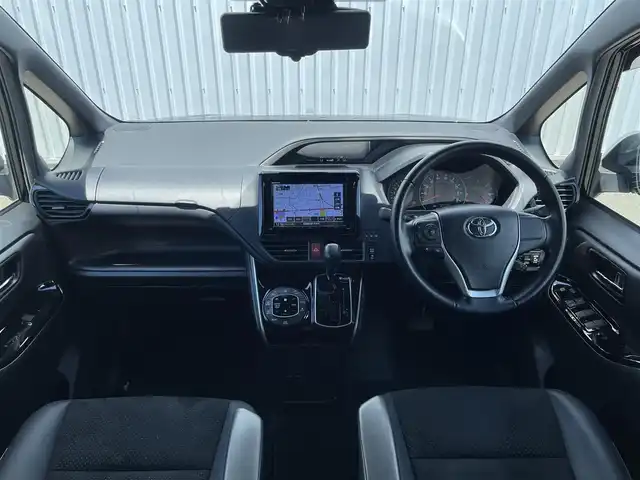 トヨタ ヴォクシー ZS 煌Ⅲ 福岡県 2020(令2)年 3.8万km ブラック ケンウッド８型ナビ（ＭDＶ－Ｓ７０７Ｌ）/社外フリップダウンモニター　/フルセグＴＶ　/バックモニター　/両側パワースライドドア　/トヨタセーフティセンス　/ＬＥＤヘッドライト　/ＥＴＣ　/ハーフレザーシート/純正16インチアルミ/スマートキー/プッシュスタート