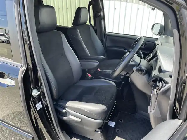 トヨタ ヴォクシー ZS 煌Ⅲ 福岡県 2020(令2)年 3.8万km ブラック ケンウッド８型ナビ（ＭDＶ－Ｓ７０７Ｌ）/社外フリップダウンモニター　/フルセグＴＶ　/バックモニター　/両側パワースライドドア　/トヨタセーフティセンス　/ＬＥＤヘッドライト　/ＥＴＣ　/ハーフレザーシート/純正16インチアルミ/スマートキー/プッシュスタート