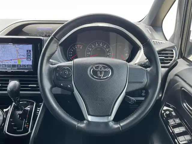 トヨタ ヴォクシー ZS 煌Ⅲ 福岡県 2020(令2)年 3.8万km ブラック ケンウッド８型ナビ（ＭDＶ－Ｓ７０７Ｌ）/社外フリップダウンモニター　/フルセグＴＶ　/バックモニター　/両側パワースライドドア　/トヨタセーフティセンス　/ＬＥＤヘッドライト　/ＥＴＣ　/ハーフレザーシート/純正16インチアルミ/スマートキー/プッシュスタート
