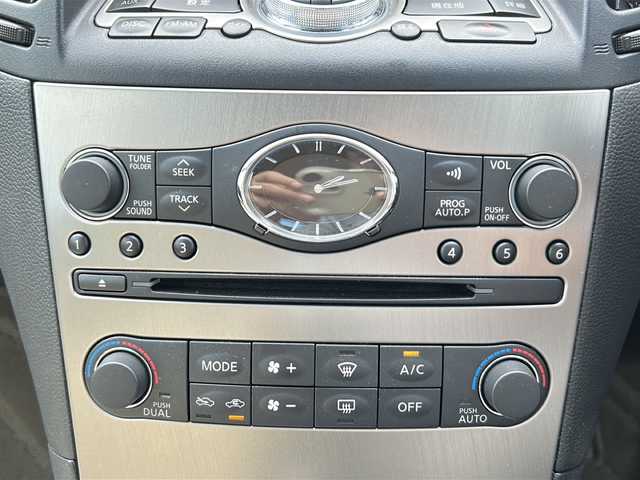 日産 スカイライン 250GT 福岡県 2012(平24)年 4.8万km クリスタルホワイトパール (株)IDOMが運営する【じしゃロン八幡西店】の自社ローン専用車両になります。こちらは現金またはオートローンご利用時の価格です。自社ローンご希望の方は別途その旨お申付け下さい/社外ナビ/　　BT/CD/DVD/フルセグ/バックカメラ/ハーフレザーシート/パワーシート/純正17インチアルミホイール/HIDオートライト/純正フロアマット/スマートキー/ETC