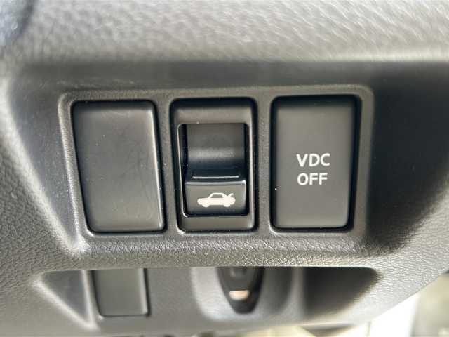 日産 スカイライン 250GT 福岡県 2012(平24)年 4.8万km クリスタルホワイトパール (株)IDOMが運営する【じしゃロン八幡西店】の自社ローン専用車両になります。こちらは現金またはオートローンご利用時の価格です。自社ローンご希望の方は別途その旨お申付け下さい/社外ナビ/　　BT/CD/DVD/フルセグ/バックカメラ/ハーフレザーシート/パワーシート/純正17インチアルミホイール/HIDオートライト/純正フロアマット/スマートキー/ETC