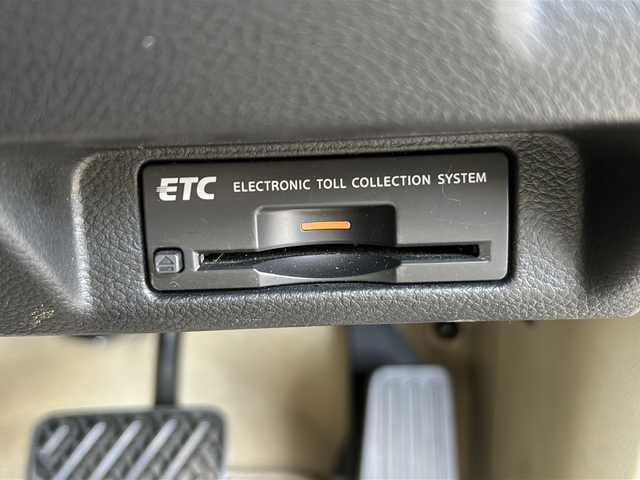 日産 スカイライン 250GT 福岡県 2012(平24)年 4.8万km クリスタルホワイトパール (株)IDOMが運営する【じしゃロン八幡西店】の自社ローン専用車両になります。こちらは現金またはオートローンご利用時の価格です。自社ローンご希望の方は別途その旨お申付け下さい/社外ナビ/　　BT/CD/DVD/フルセグ/バックカメラ/ハーフレザーシート/パワーシート/純正17インチアルミホイール/HIDオートライト/純正フロアマット/スマートキー/ETC