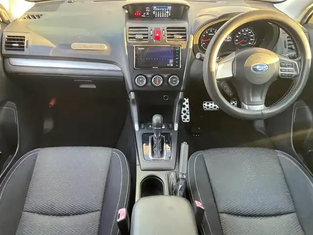 スバル フォレスター 2．0i－S アイサイト 福岡県 2014(平26)年 9.4万km クリスタルブラックシリカ 4WD/KENWOODメモリナビ【MDV-M807HDW】/(AM/FM/Bluetooth/CD/DVD/USB/フルセグTV)/バックカメラ/EyeSight(アイサイト)Ver.2/・レーダークルーズコントロール(全車速追従機能付き)/・プリクラッシュセーフティ/・AT誤発進抑制制御/・車線逸脱警報/・ふらつき警報/・先行車発進お知らせ/オートライト/横滑り防止機能/アイドリングストップ/Xモード(ヒルディセントコントロール)/SI-DRIVE(SUBARU Intelligent Drive)/盗難防止装置/JADOミラー型前後ドライブレコーダー【T860】/ETC/純正18インチアルミホイール/フォグランプ(F/R)/ドアバイザー/電格ウィンカーミラー/パドルシフト/シートヒーター付きパワーシート(D/N席)/プッシュスタート/純正フロアマット/アクセサリーソケット/スペアキー×1/保証書/取扱説明書