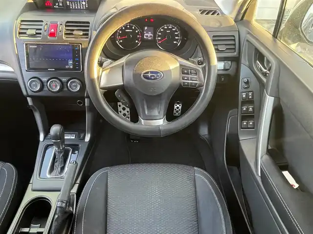スバル フォレスター 2．0i－S アイサイト 福岡県 2014(平26)年 9.4万km クリスタルブラックシリカ 4WD/KENWOODメモリナビ【MDV-M807HDW】/(AM/FM/Bluetooth/CD/DVD/USB/フルセグTV)/バックカメラ/EyeSight(アイサイト)Ver.2/・レーダークルーズコントロール(全車速追従機能付き)/・プリクラッシュセーフティ/・AT誤発進抑制制御/・車線逸脱警報/・ふらつき警報/・先行車発進お知らせ/オートライト/横滑り防止機能/アイドリングストップ/Xモード(ヒルディセントコントロール)/SI-DRIVE(SUBARU Intelligent Drive)/盗難防止装置/JADOミラー型前後ドライブレコーダー【T860】/ETC/純正18インチアルミホイール/フォグランプ(F/R)/ドアバイザー/電格ウィンカーミラー/パドルシフト/シートヒーター付きパワーシート(D/N席)/プッシュスタート/純正フロアマット/アクセサリーソケット/スペアキー×1/保証書/取扱説明書
