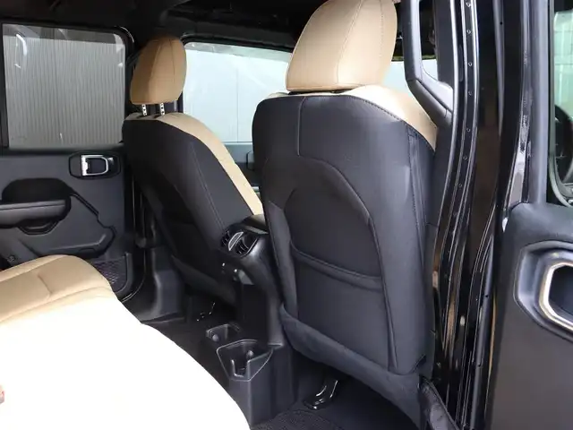 クライスラー・ジープ ジープ ラングラー アンリミテッド ブラック&タン 長野県 2020(令2)年 5.1万km 黒 ・限定車 ソフトトップ /・専用タン色バケットシート/・Uconnect /・タッチパネルモニター /・AppleCarPlay /・AndroidAuto /・ACC /・パークセンス /・バックカメラ /・サイドカメラ /・専用17インチAW /・スマートキー /・衝突軽減 /・ETC
