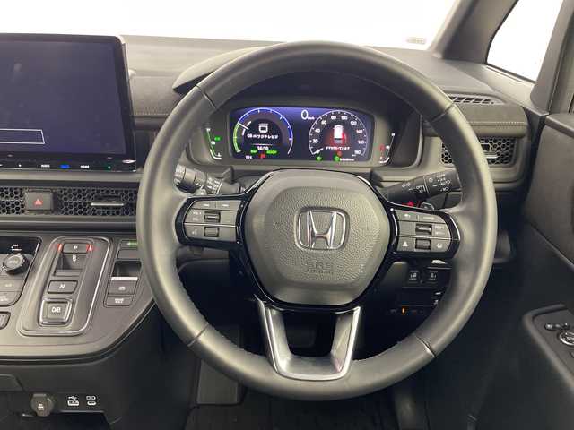 ホンダ ステップワゴン スパーダ eHEV プレミアムライン 群馬県 2023(令5)年 4.7万km クリスタルブラックパール 純正１４型後席モニター　純正１１型ナビ　全周囲カメラ　前後ドラレコ　ＥＴＣ　パワーバックドア　シートヒーター　パドルシフト　追従クルーズコントロール　両側電動スライドドア　ＬＥＤヘッドライト　禁煙車