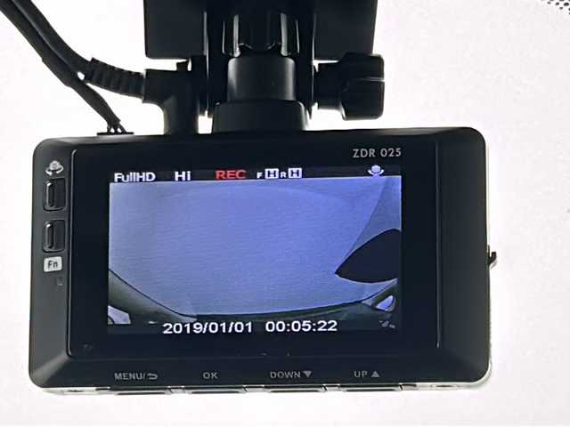 日産 ノート e－パワー メダリスト 大阪府 2017(平29)年 6.5万km ブリリアントホワイトパール 純正SDナビ/【フルセグTV/Bluetooth/CD/DVD/USB/FM/AM】/アラウンドビューモニター/エマージェンシーブレーキ/レーンキープアラート/前後コーナーセンサー/LEDヘッドライト/オートライト/半革シート/純正15インチAW/純正フロアマット/ドアバイザー/スマートキー/プッシュスタート