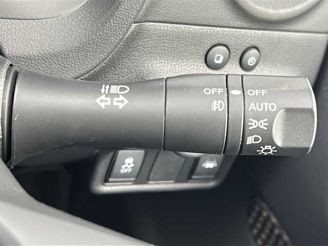 日産 ノート e－パワー メダリスト 大阪府 2017(平29)年 6.5万km ブリリアントホワイトパール 純正SDナビ/【フルセグTV/Bluetooth/CD/DVD/USB/FM/AM】/アラウンドビューモニター/エマージェンシーブレーキ/レーンキープアラート/前後コーナーセンサー/LEDヘッドライト/オートライト/半革シート/純正15インチAW/純正フロアマット/ドアバイザー/スマートキー/プッシュスタート