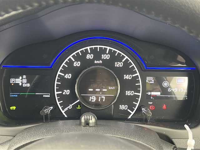 日産 ノート e－パワー メダリスト 大阪府 2017(平29)年 6.5万km ブリリアントホワイトパール 純正SDナビ/【フルセグTV/Bluetooth/CD/DVD/USB/FM/AM】/アラウンドビューモニター/エマージェンシーブレーキ/レーンキープアラート/前後コーナーセンサー/LEDヘッドライト/オートライト/半革シート/純正15インチAW/純正フロアマット/ドアバイザー/スマートキー/プッシュスタート