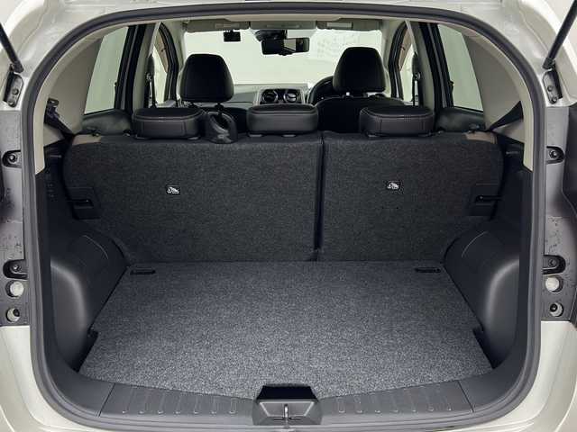 日産 ノート e－パワー メダリスト 大阪府 2017(平29)年 6.5万km ブリリアントホワイトパール 純正SDナビ/【フルセグTV/Bluetooth/CD/DVD/USB/FM/AM】/アラウンドビューモニター/エマージェンシーブレーキ/レーンキープアラート/前後コーナーセンサー/LEDヘッドライト/オートライト/半革シート/純正15インチAW/純正フロアマット/ドアバイザー/スマートキー/プッシュスタート