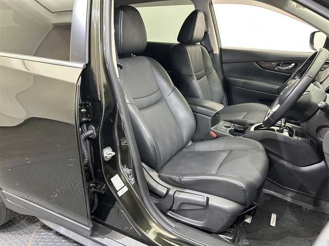 日産 エクストレイル 20Xi 愛媛県 2020(令2)年 3.2万km チタニウムカーキ 純正9インチナビ/(Bluetooth/フルセグ)/プロパイロット/インテリジェンスルームミラー/全周囲カメラ/フリップダウンモニター/電動リアゲート/全席シートヒーター/カプロンシート/三列シート/ドライブレコーダー/衝突被害軽減ブレーキ/コーナーセンサー/レーンキープアシスト/ステアリングスイッチ/ドアバイザー/オートホールド/ETC/スペアキー/保証書/取扱説明書